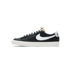 Q7390 Nike Blazer Low Black