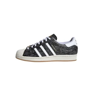 Q7637 adidas Superstar Core Black